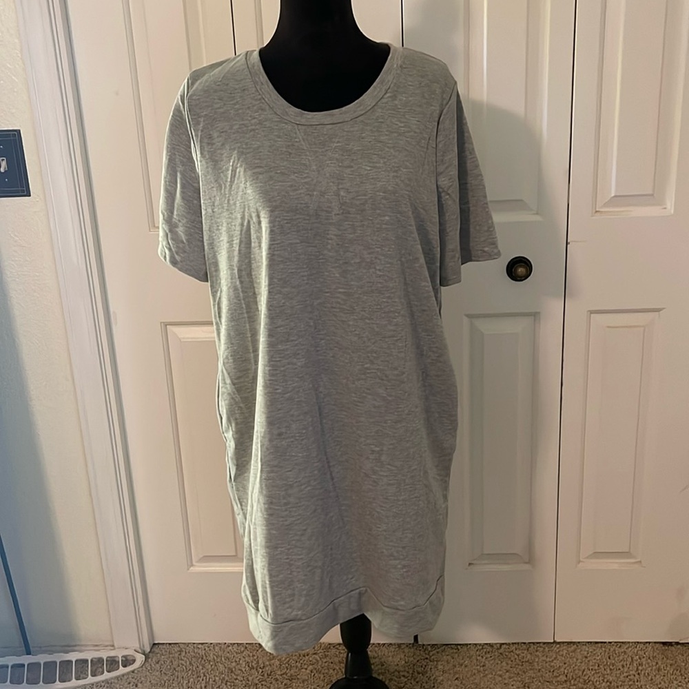 Sweatshirt dress short sleeve